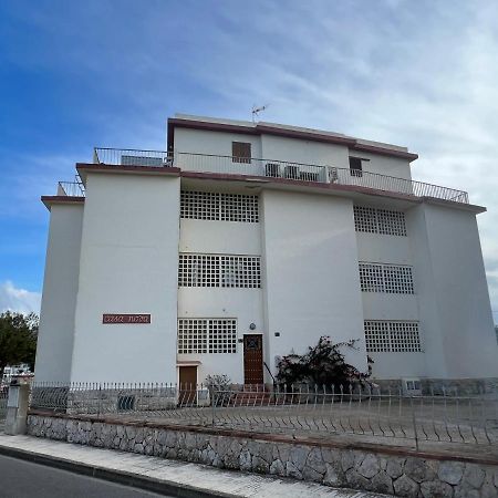 Beautiful Loft, Huge Sunny Terrace, View Over The Beach And Sea Roses Luaran gambar