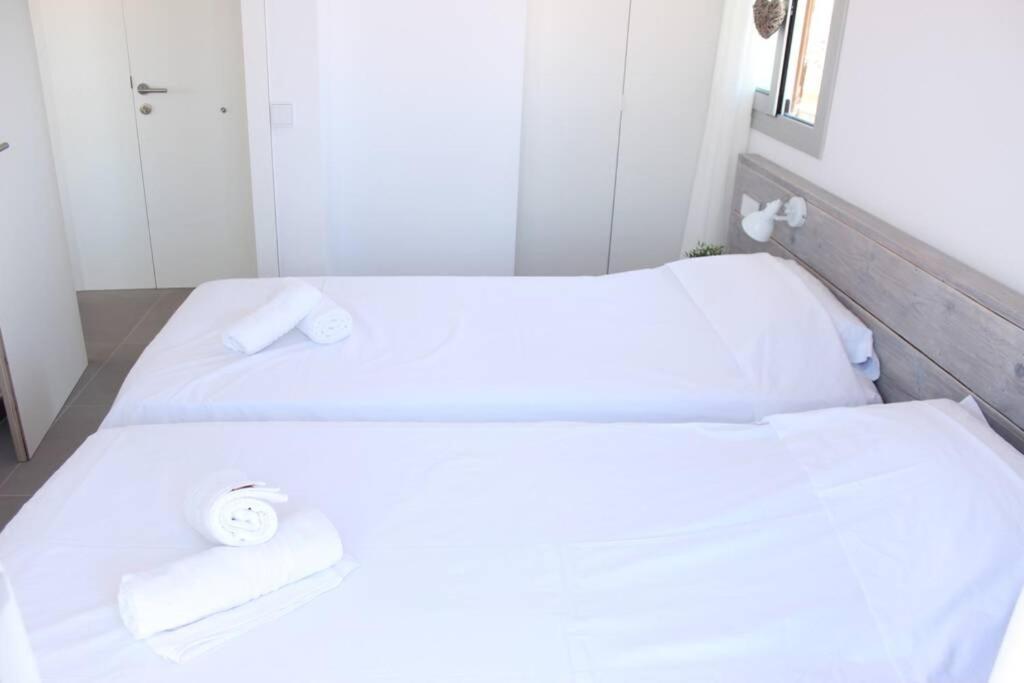 Beautiful Loft, Huge Sunny Terrace, View Over The Beach And Sea Roses Luaran gambar