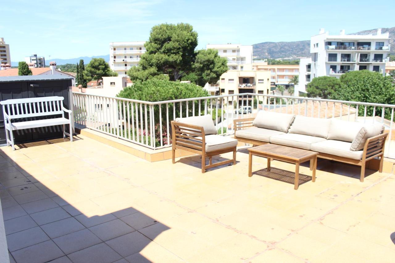 Beautiful Loft, Huge Sunny Terrace, View Over The Beach And Sea Roses Luaran gambar