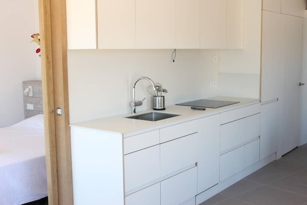 Beautiful Loft, Huge Sunny Terrace, View Over The Beach And Sea Roses Luaran gambar