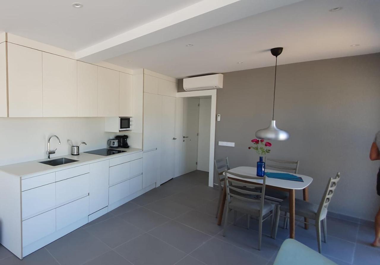 Beautiful Loft, Huge Sunny Terrace, View Over The Beach And Sea Roses Luaran gambar