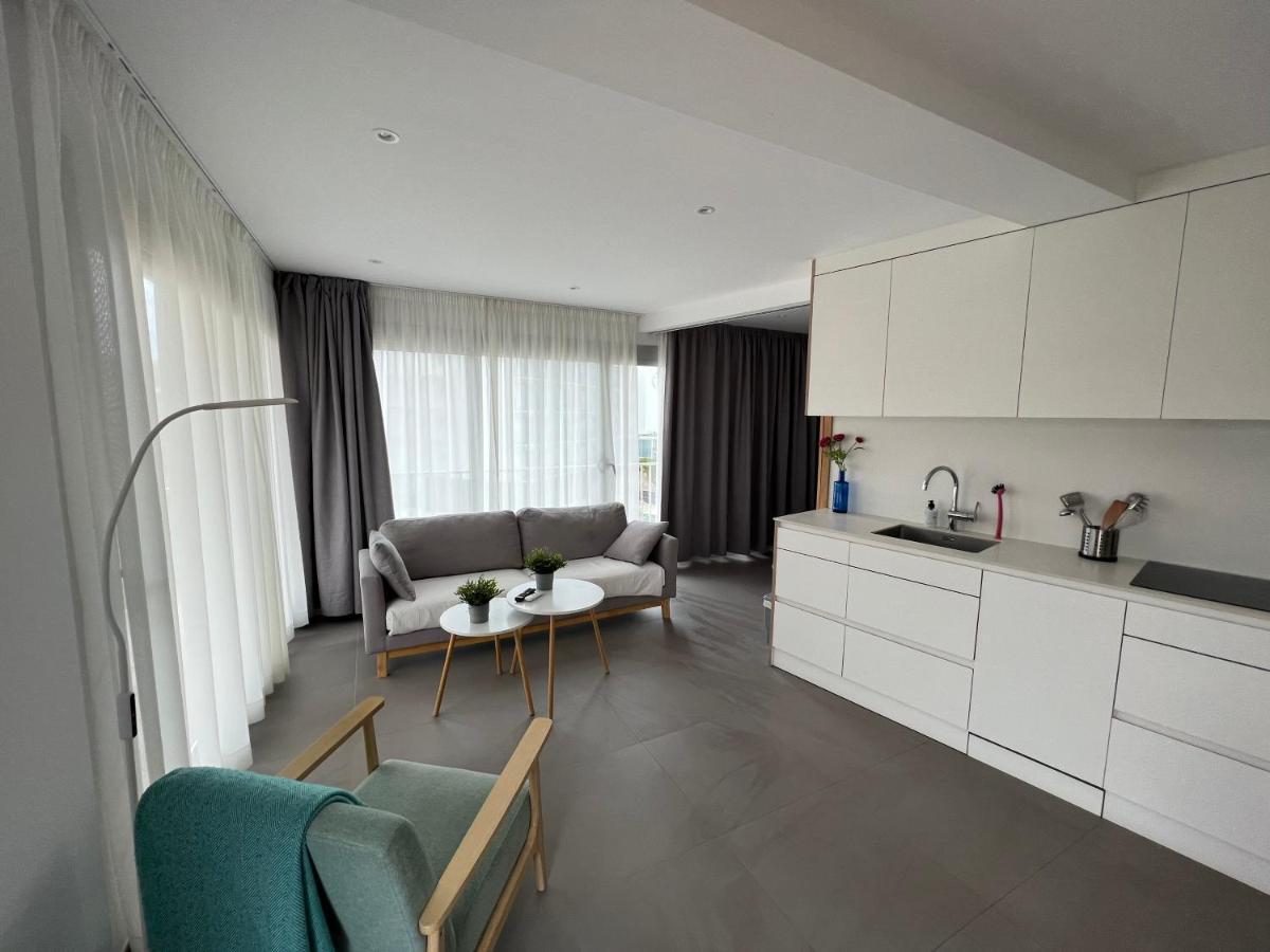 Beautiful Loft, Huge Sunny Terrace, View Over The Beach And Sea Roses Luaran gambar